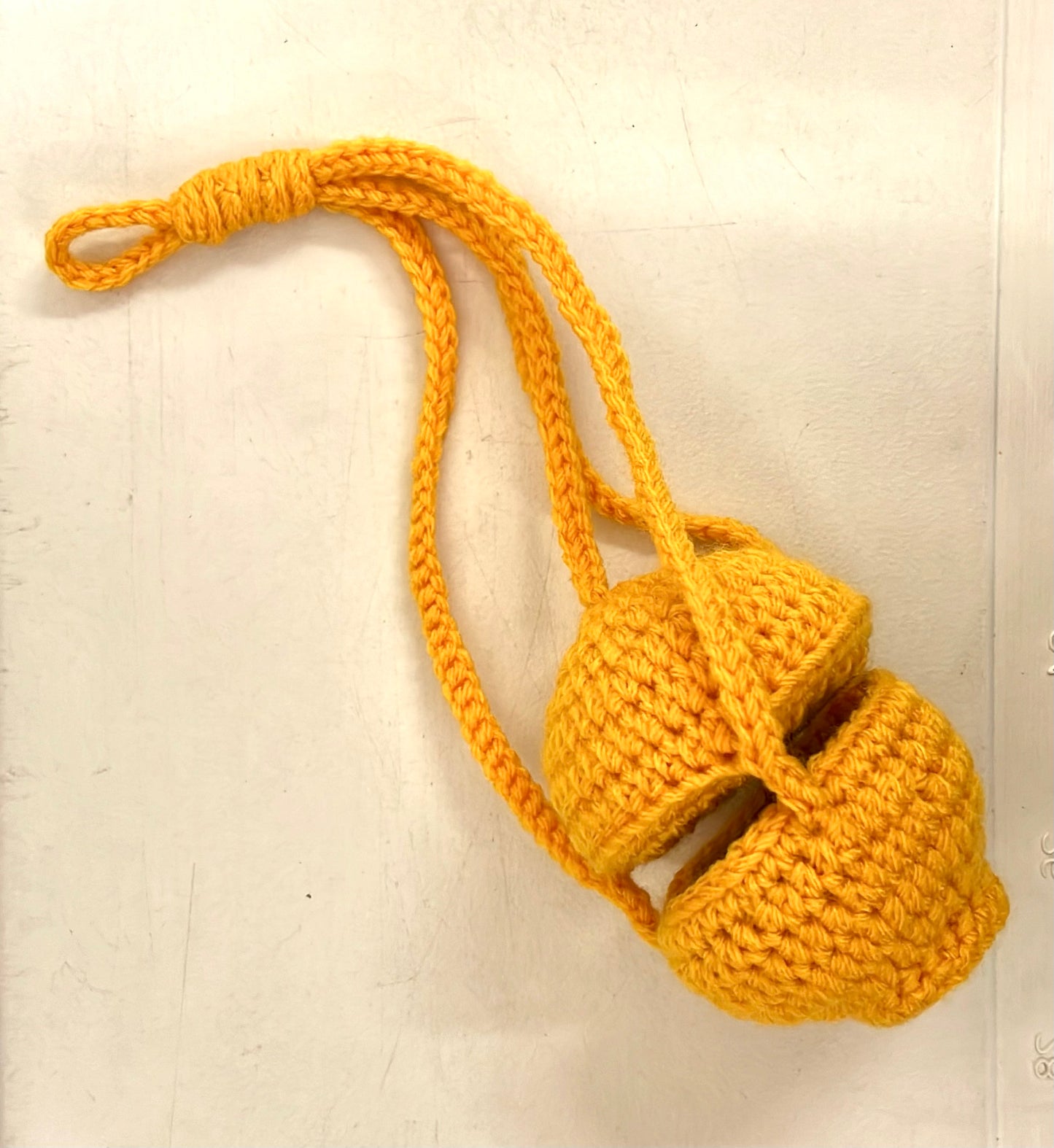 Crochet censor